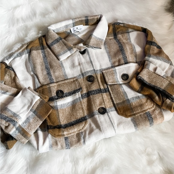 Women’s Shacket | Urban Daisy Plaid Shacket NWT - Picture 6 of 11